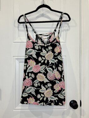 Torrid 00 Black with Pink Yellow ang Green Floral Challis Tank Lace-Up Back EUC